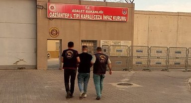 Kesinleşmiş 11 yıl cezası bulunan firariyi jandarma yakaladı