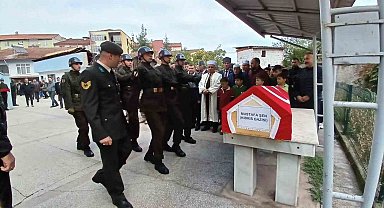 Kıbrıs gazisi toprağa verildi