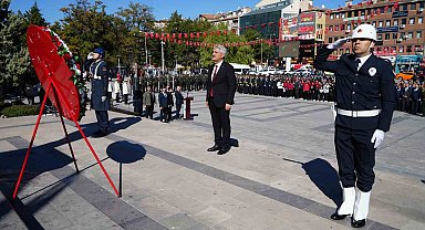 Kırıkkale'de Cumhuriyet Bayramı töreninde çelenkler sunuldu