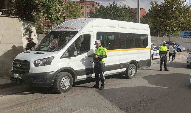 Kırıkkale'de polis ekipleri okul çevrelerinde denetimlerini sürdürüyor