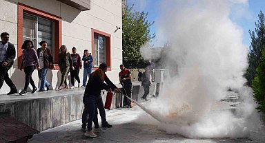 Kız öğrenci yurdunda yangın tatbikatı yapıldı