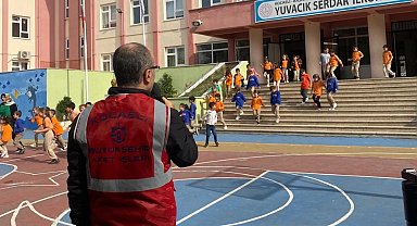Kocaeli Büyükşehir'den okullarda deprem tatbikatı