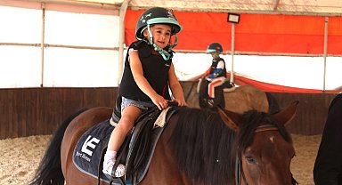 Kocaeli'de 20 bin çocuk binicilik sporuyla tanıştı