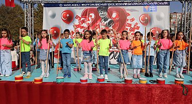 Kocaeli'de minikler Cumhuriyet'i coşkuyla kutladı