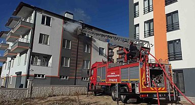 Konya'da apartmanda yangın paniği