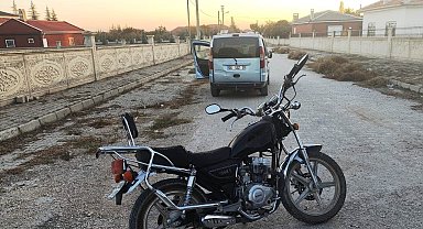 Konya'da hafif ticari araçla motosiklet çarpıştı: 1 yaralı