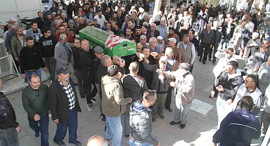 Konya'da öğretmen kocası tarafından öldürülen öğretmene veda