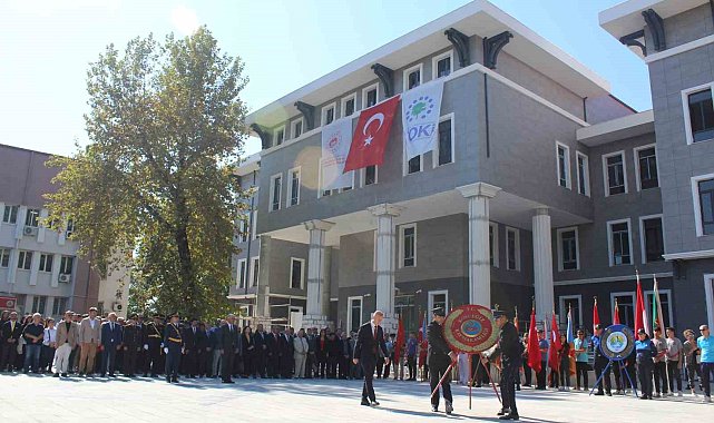 Köyceğiz'de cumhuriyetin 101. yılı kutlamaları çelenk töreniyle başladı