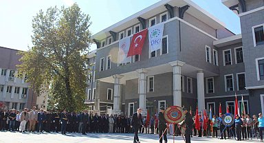 Köyceğiz'de cumhuriyetin 101. yılı kutlamaları çelenk töreniyle başladı