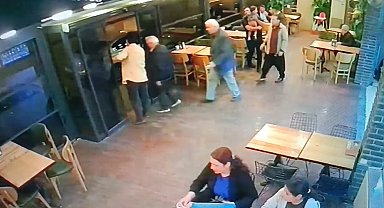 Kozan'da deprem sonrası vatandaşlar sokaklara döküldü