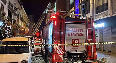 Küçükçekmece'de çatıda mangal keyfi yangınla bitti