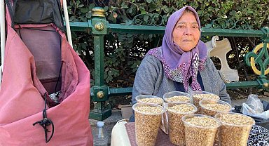 Kuşlara olan sevgisini gelir kaynağına dönüştürdü