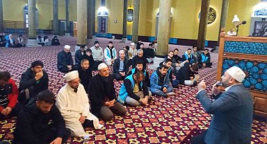 Kütahya'da üniversite öğrencileri sabah namazında buluştu