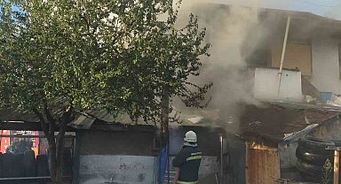 Lastikçide çıkan yangın korkutttu