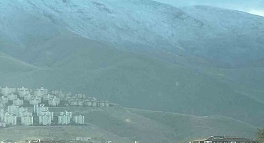 Malatya'da mevsimin ilk kar yağışı Beydağı'na yağdı