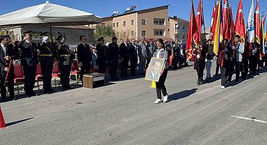 Malazgirt'te Cumhuriyet'in 101. yıldönümü kutlandı