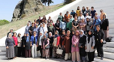 Manisa Ahmetlili kadınlarından şehrin tarihi mekanlarına ziyaret
