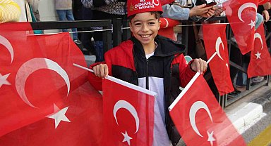 Manisa'da cumhuriyetin 101. yıl coşkusu tüm kenti sardı