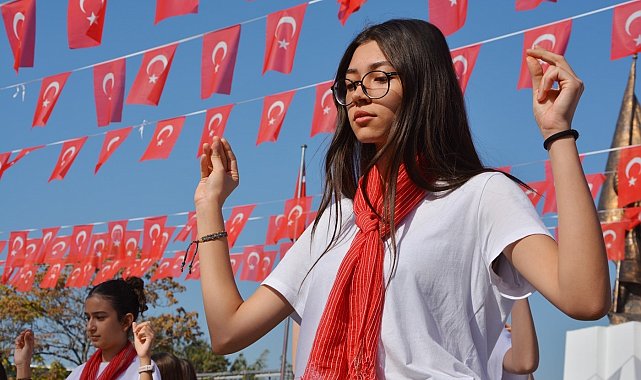 Manisa'da cumhuriyetin 101. yılı kutlamaları başladı
