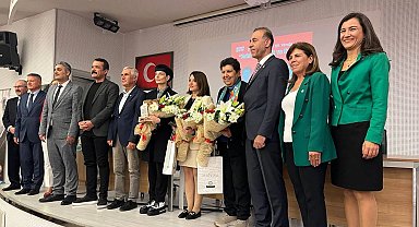 Manisa'da yurtsever kadınlar Cumhuriyet'i konuştu