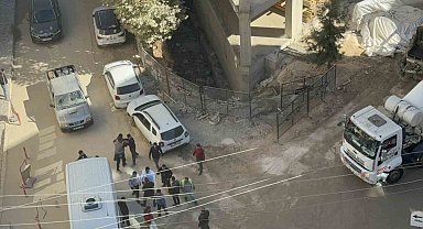 Mardin'de cadde ortasında yumruklu, sopalı kavga