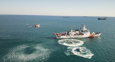 Mavi vatanda nefes kesen gösteri