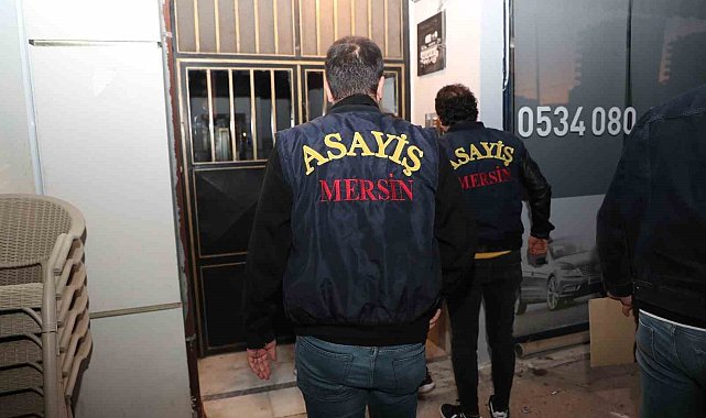 Mersin'de eş zamanlı operasyon, aranan 97 şahıs yakalandı