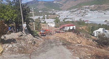 Mersin'de zeytinlik alanda yangın