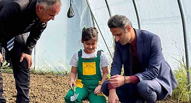 Minik eller Çaycuma'da üretti