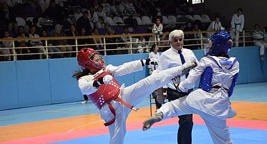 Minikler ve Yıldızlar Taekwondo Cumhuriyet Kupası Müsabakaları tamamlandı