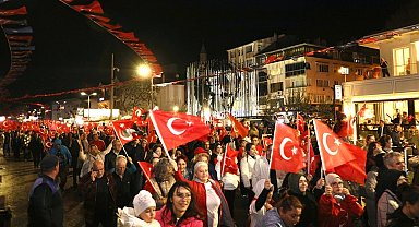 Mudanya'da 19:23 yürüyüşü ile adımlar aynı heyecanla atıldı
