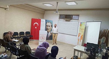 Muğla'da üniversiteli gençler Arapça derslerinde buluşuyor