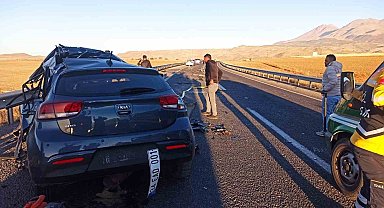 Niğde'de yolcu otobüsü ile otomobil çarpıştı: 1 ölü, 3 yaralı