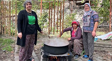 Oğuzlar'da cevizli sucuk mesaisi başladı