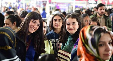 Okullardan 10. Malatya Anadolu Kitap ve Kültür Fuarı'na yoğun ilgi