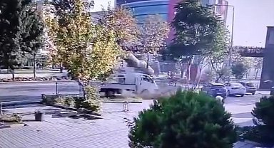 Önce yolcu alan minibüse arıdan kamyonete böyle çarptı