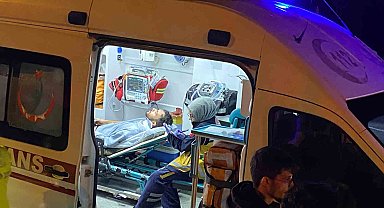 Önünde seyreden otomobile çarptı: 1'i çocuk 5 yaralı