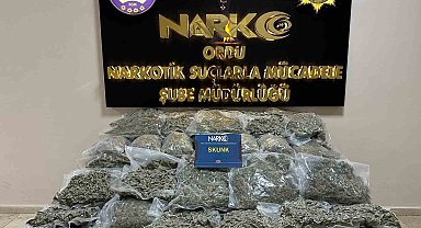 Ordu'da 285 bin kişiyi zehirleyecek uyuşturucu madde polis tarafından yakalandı: 2 tutuklama