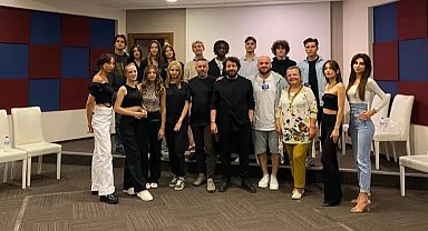 Osman Akar Ajans'tan Bursa'da Temel Modellik ve Fotomodellik Workshop Eğitimi