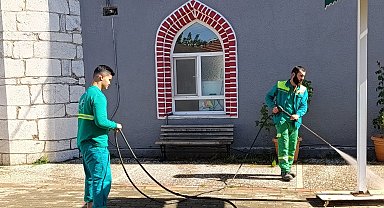 Osmangazi Belediyesi camilerde temizlik çalışması başlattı