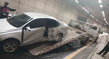 Otomobil bariyerlere çarptı 1 yaralı