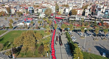 Pendik'te 101 metrelik Türk bayrağıyla Cumhuriyet kutlaması havadan görüntülendi