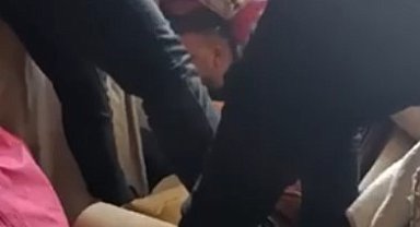 Polisi görünce saklandığı kanepenin altında yakalandı