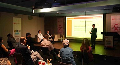 "Meme kanseri el ile fark edilene kadar tümör büyümüş oluyor, düzenli kontrole gidin"