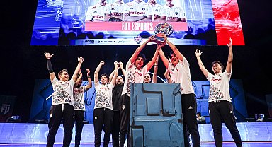 Red Bull Home Ground Türkiye Finali'ni FUT Esports kazandı