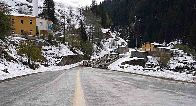 Rize'nin karlı yaylalarından kartpostallık görüntüler