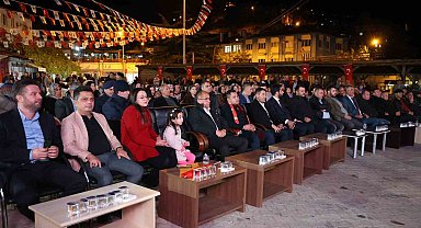 Saimbeyli'nin kurtuluşu Uğur Işılak konseri ile kutlandı