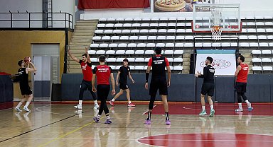 Sakaryalı dev adamlar parkeye iniyor