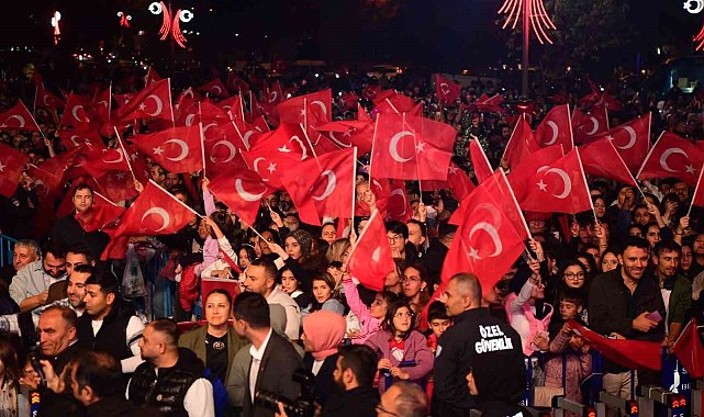 Sancaktepe'de Cumhuriyet'in 101'inci yılı coşkuyla kutlandı
