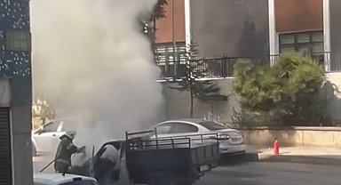 Seyir halindeki kamyonet alev topuna döndü